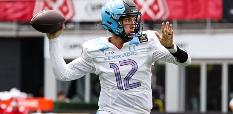 QB Luis Pérez con los Arlington Renegades de la UFL