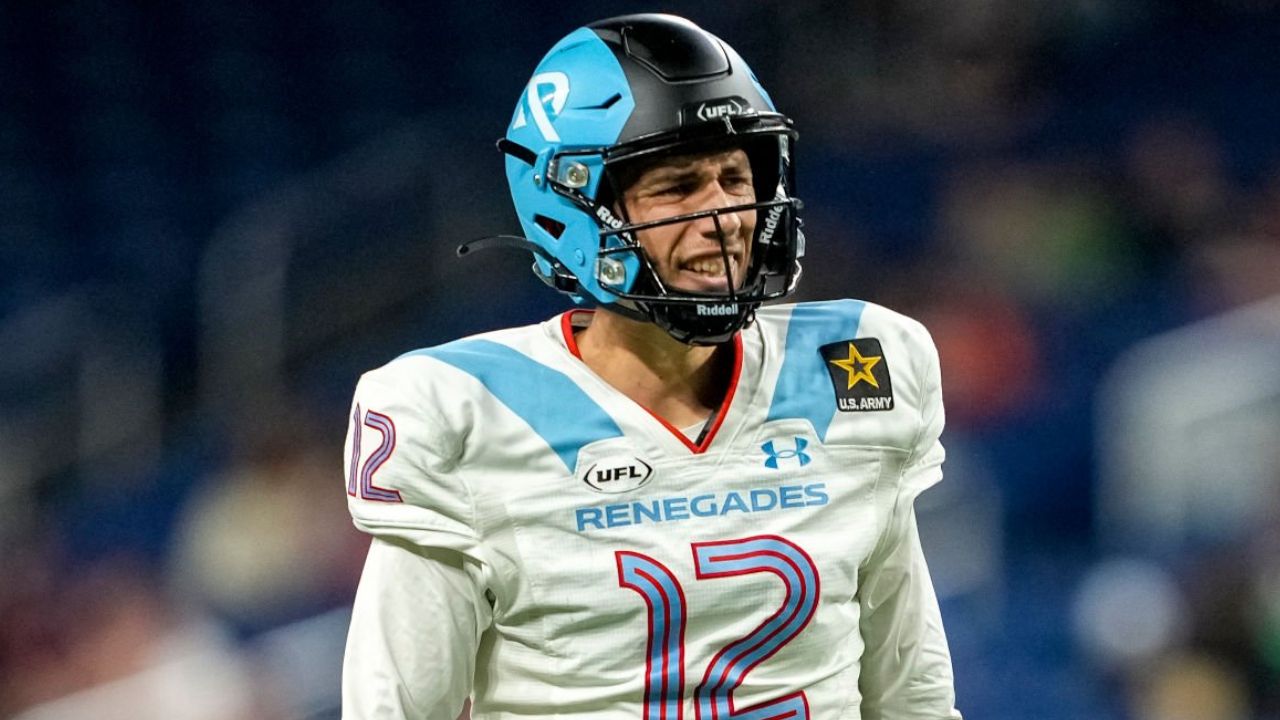 QB Luis Pérez con los Arlington Renegades de la UFL