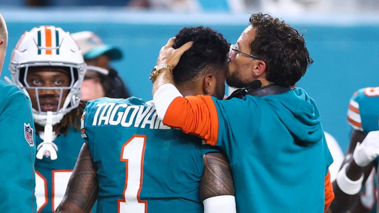 QB Tua Tagovailoa y HC Mike McDaniel, Miami Dolphins