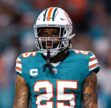 CB Xavien Howard con los Miami Dolphins