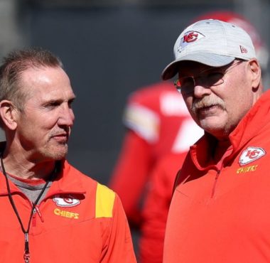 DC Steve Spagnuolo (izquierda) y HC Andy Reid (derecha), Kansas City Chiefs