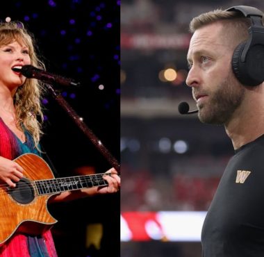 Taylor Swift, izquierda; OC Kliff Kingsbury de los Washington Commanders, derecha