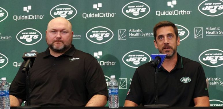 GM Joe Douglas y QB Aaron Rodgers, New York Jets