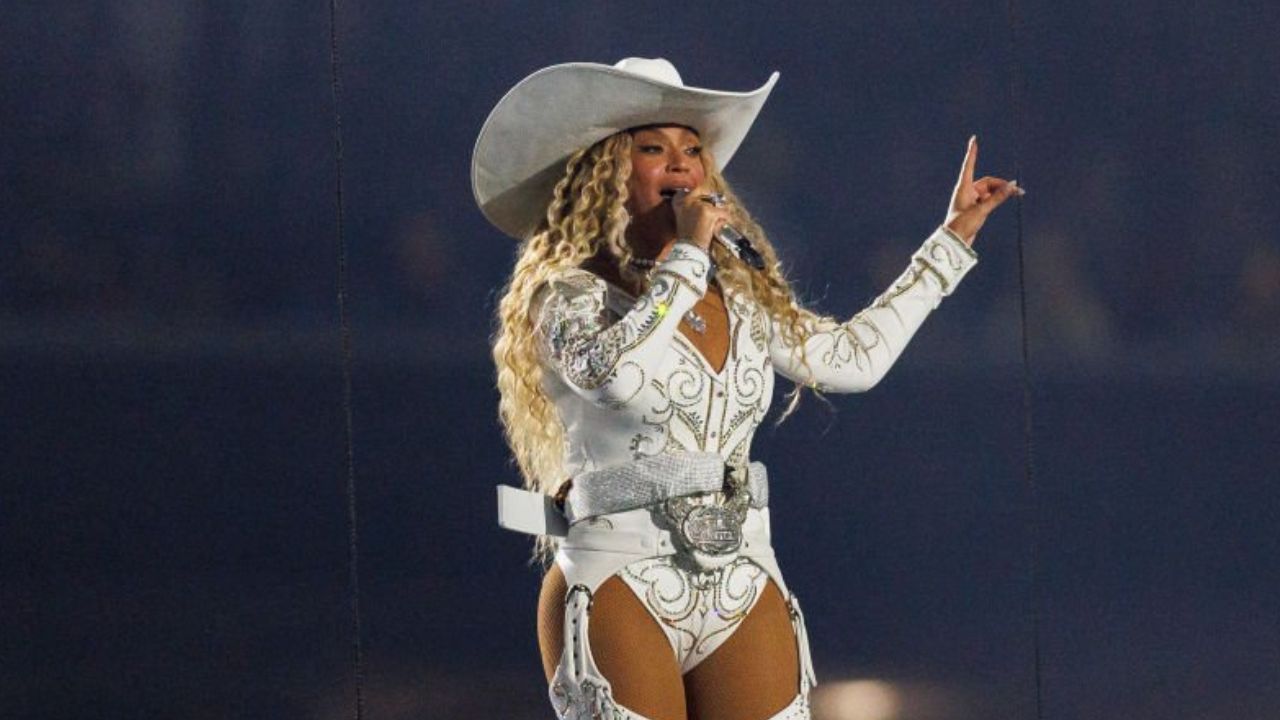 Beyonce en el medio tiempo del Juego de Navidad NFL entre Ravens y Texans