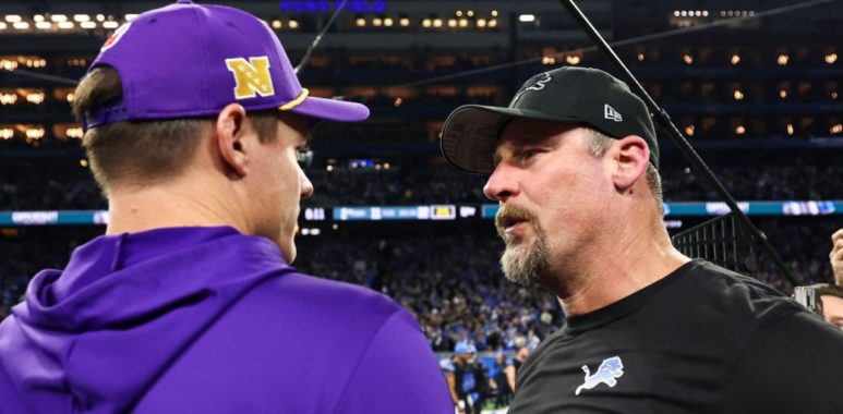 HC Kevin O'Connell, Minnesota Vikings; y HC Dan Campbell, Detroit Lions