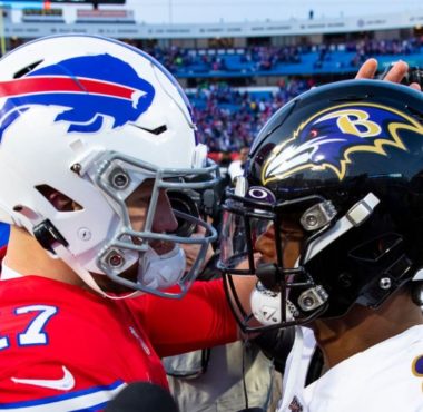 QB Josh Allen, Buffalo Bills; y QB Lamar Jackson, Baltimore Ravens