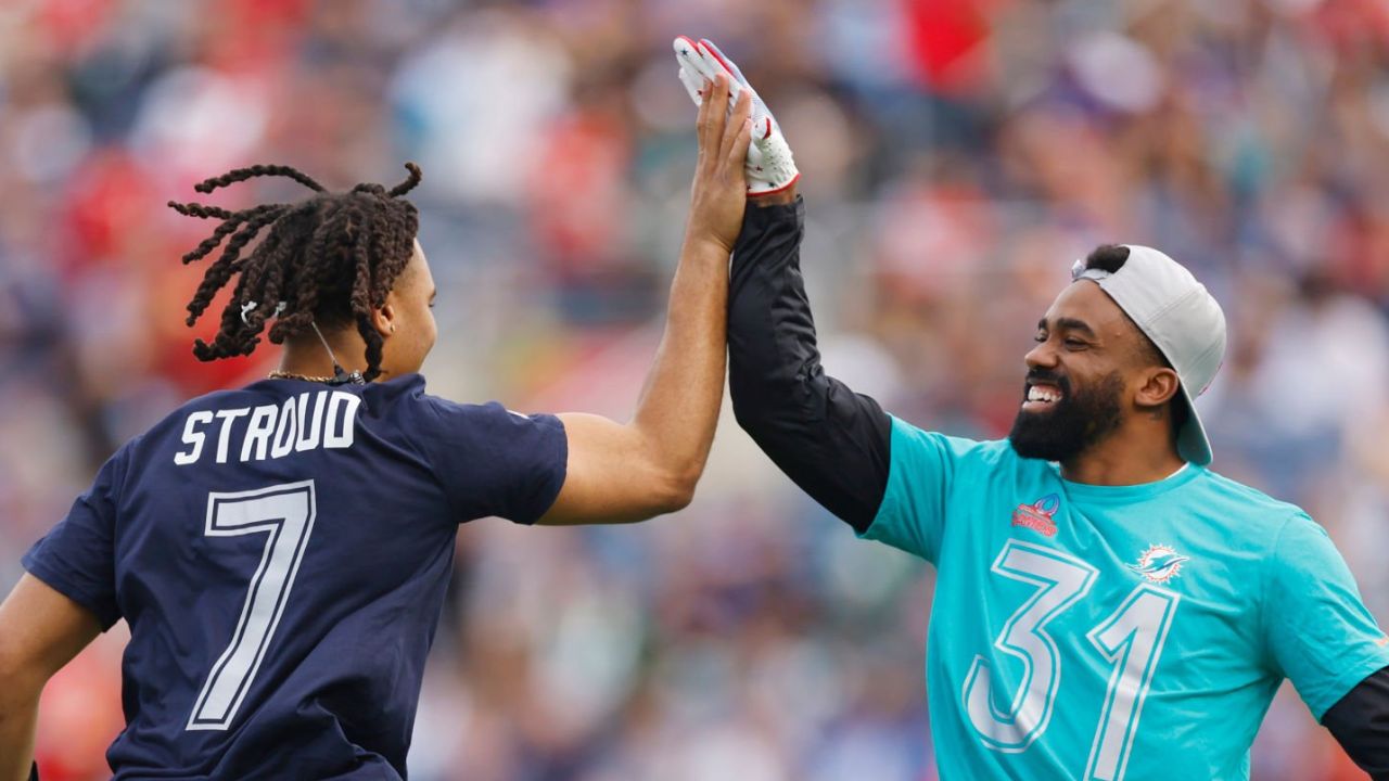 QB C.J. Stroud, Houston Texans; RB Raheem Mostert, Miami Dolphins; representando a la AFC en los Pro Bowl Games NFL 2024