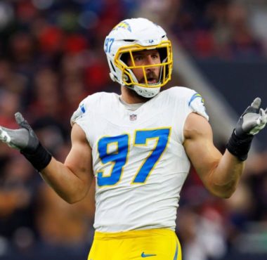 DE Joey Bosa con Los Angeles Chargers