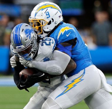 RB Jahmyr Gibbs, Detroit Lions; y LB Kenneth Murray Jr. con Los Angeles Chargers en 2023