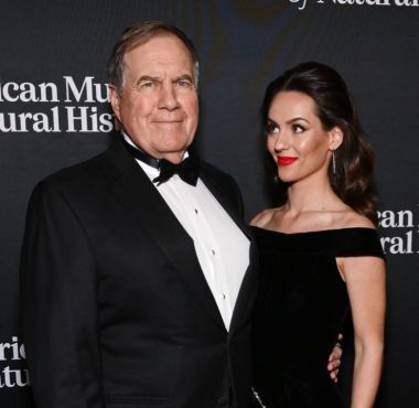 Bill Belichick y su pareja Jordon Hudson