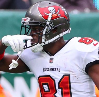 WR Antonio Brown con los Tampa Bay Buccaneers