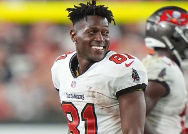 WR Antonio Brown con los Tampa Bay Buccaneers en 2021