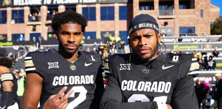 QB Shedeur Sanders y S Shilo Sanders con los Colorado Buffaloes