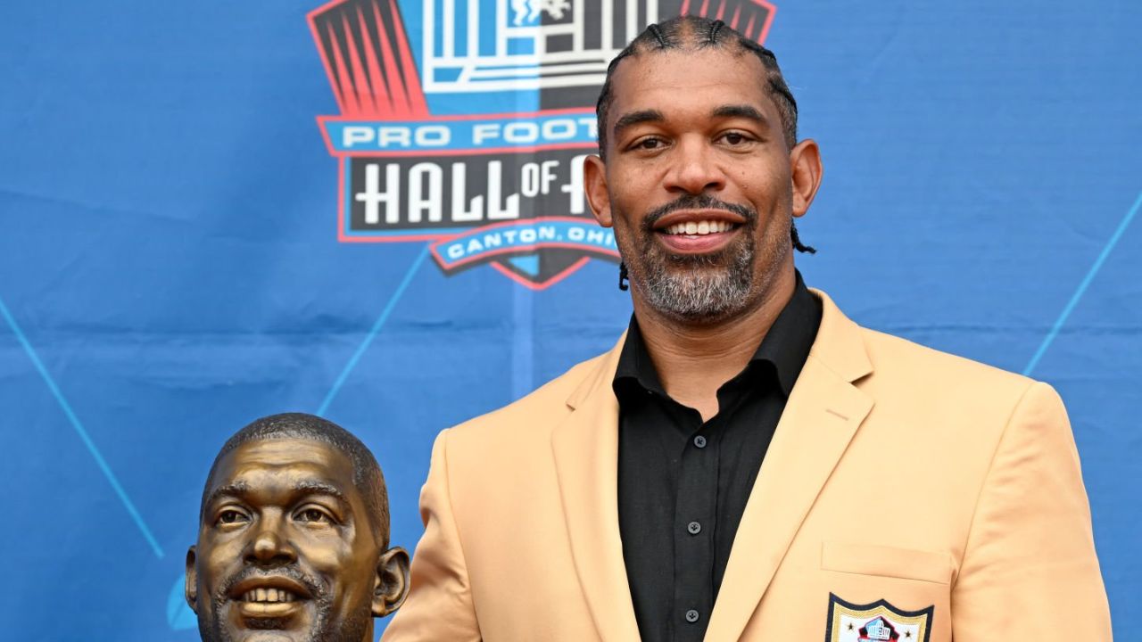 DE Julius Peppers, Clase 2024 del Salón de la Fama NFL