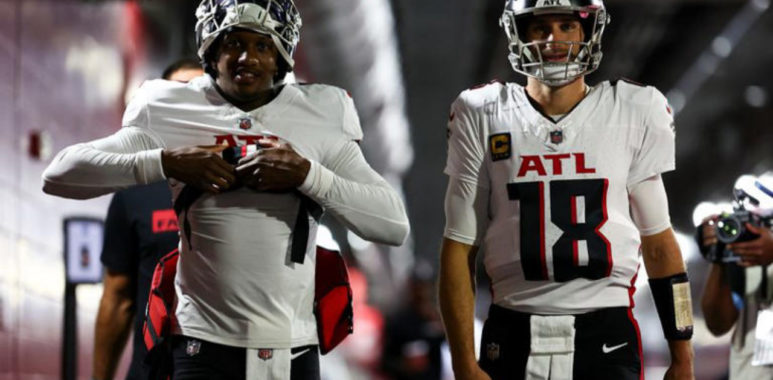 QB Michael Penix Jr. (izquierda) Y QB Kirk Cousins (derecha), Atlanta Falcons