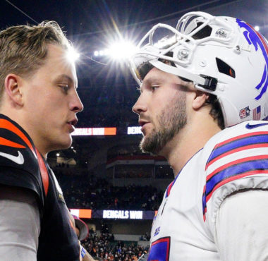 QB Joe Burrow (izquierda), QB Josh Allen (derecha)