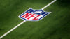 Logo NFL en el césped