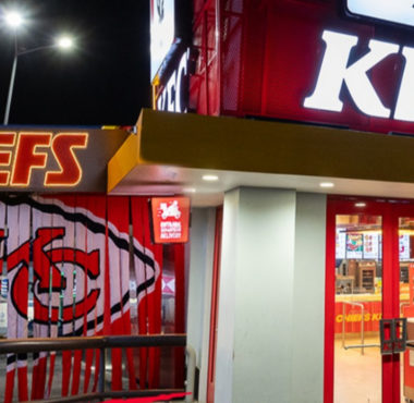 Sucursal de KFC con temática de los Chiefs