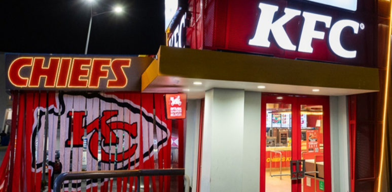 Sucursal de KFC con temática de los Chiefs