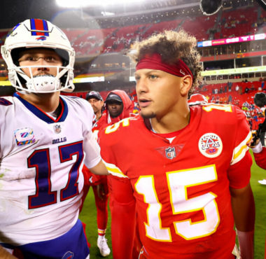 QB Josh Allen (izquierda), QB Patrick Mahomes (derecha)