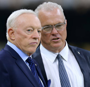 Jerry Jones (izquierda) y Stephen Jones (derecha), Dallas Cowboys