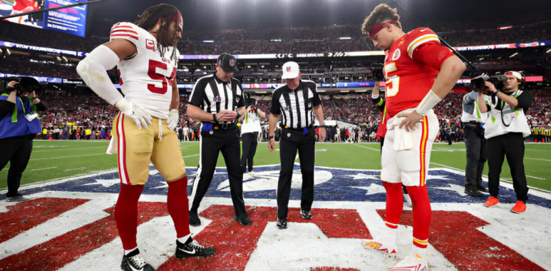 LB Fred Warner (izquierda), QB Patrick Mahomes (derecha)